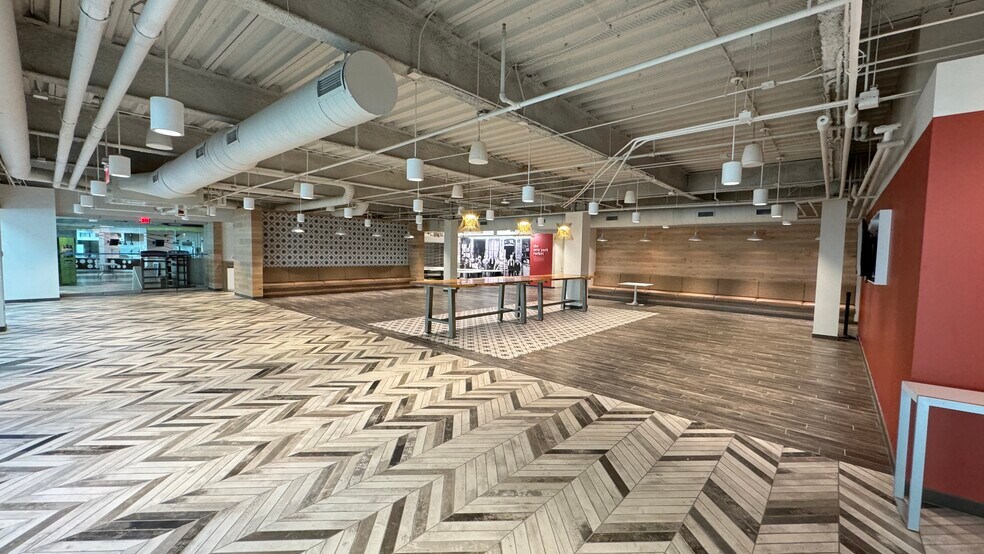 More Photos Of 2801 W Tyvola Rd, Charlotte Office For Lease
