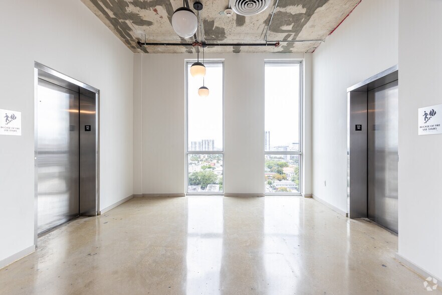 More Photos Of 420 SW 7th St, Miami Office For Lease
