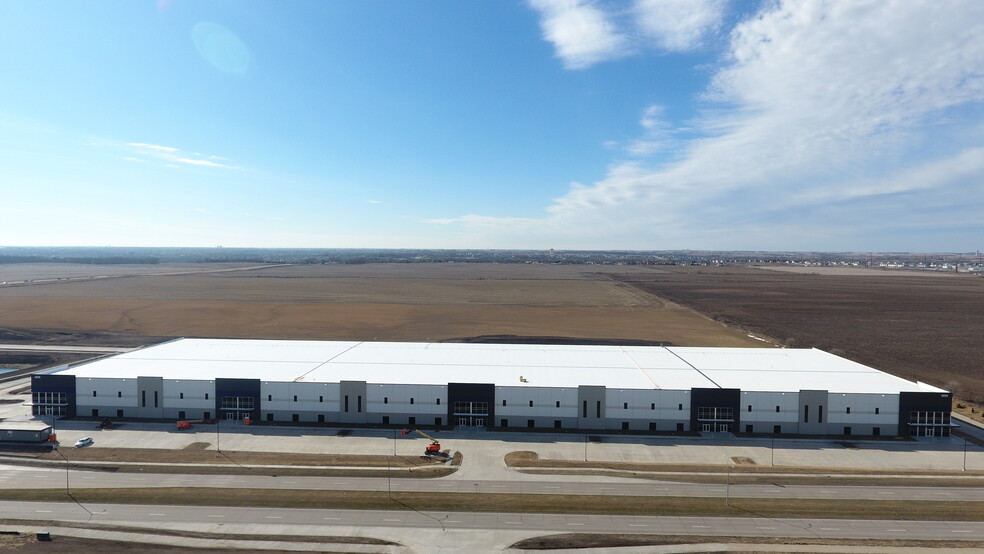 Primary Photo Of 128th St And Meredith Dr, Urbandale Warehouse For Lease