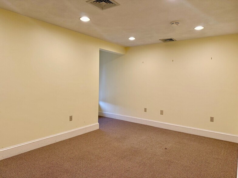 More Photos Of 1624 Sudbury Rd, Concord Office For Lease
