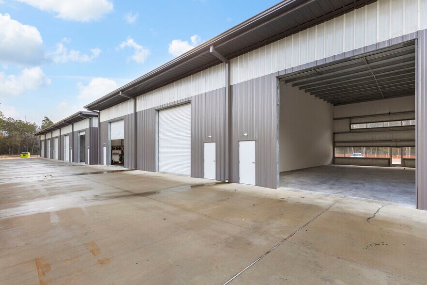 More Photos Of 28408 Sweetgum Rd, Magnolia Warehouse For Lease