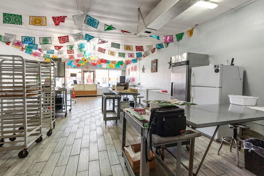 More Photos Of 2814 Main St, Ingleside Storefront For Sale