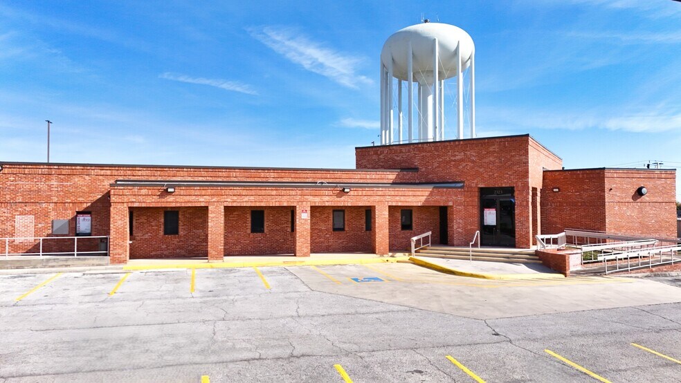 More Photos Of 2325-2399 NW Military Hwy, San Antonio Unknown For Lease