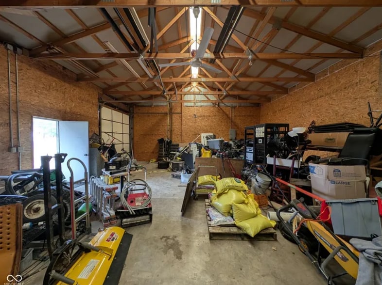 More Photos Of 1113 S Madison Ave, Anderson Warehouse For Sale