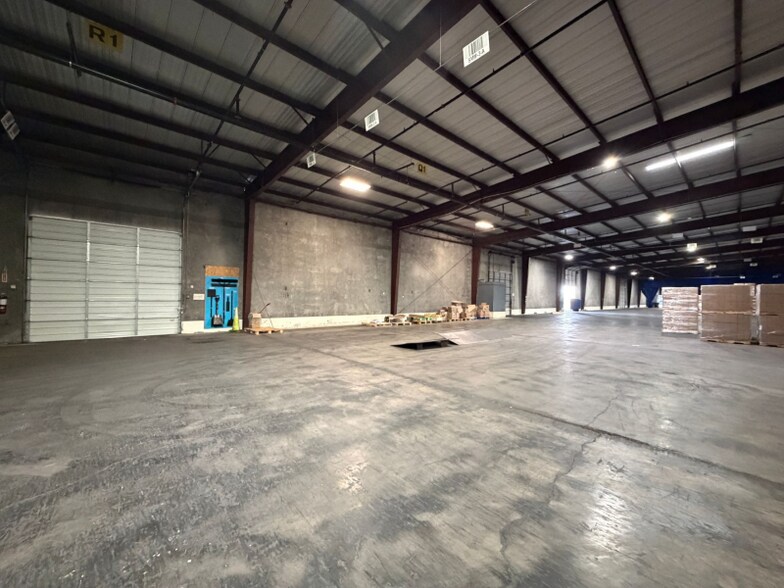 More Photos Of 8900 San Mateo Dr, Laredo Warehouse For Lease