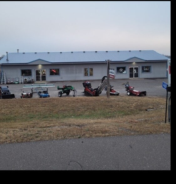 More Photos Of 4628 Isanti Trl, North Branch Freestanding For Lease