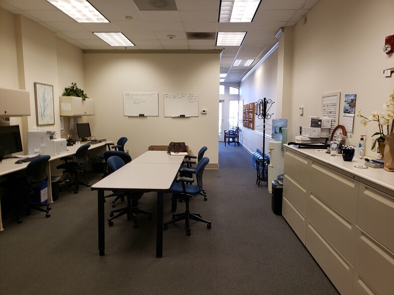 More Photos Of 375-385 College St, Amherst Office For Lease