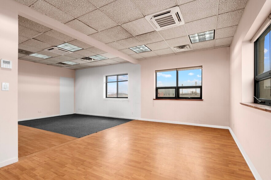 More Photos Of 310 Nassau Ave, Brooklyn Storefront Retail Office For Lease