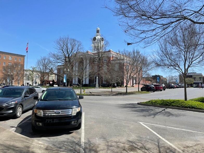 More Photos Of 112 S Maple St, Murfreesboro Office For Lease