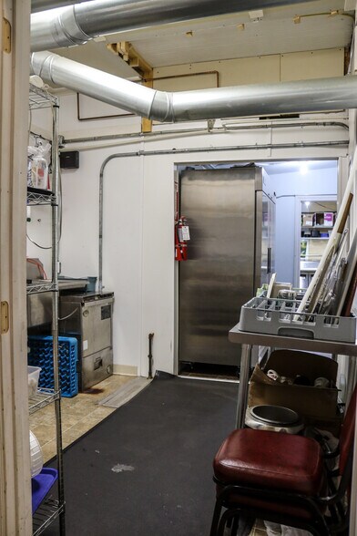 More Photos Of 426 Central Ave, Fairfield Storefront For Sale