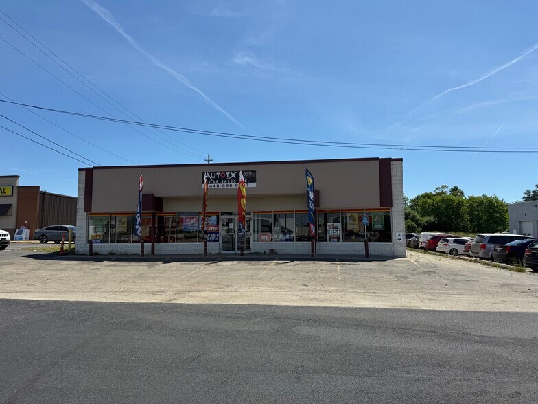 More Photos Of 4633 Northfield Rd, North Randall Freestanding For Lease