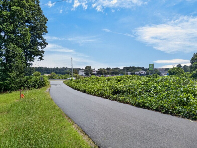 More Photos Of 3343 Dogwood Ln NW, Acworth Flex For Sale