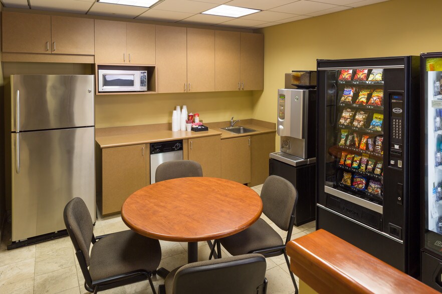 More Photos Of 707 E Tahquitz Canyon Way, Palm Springs Medical For Lease