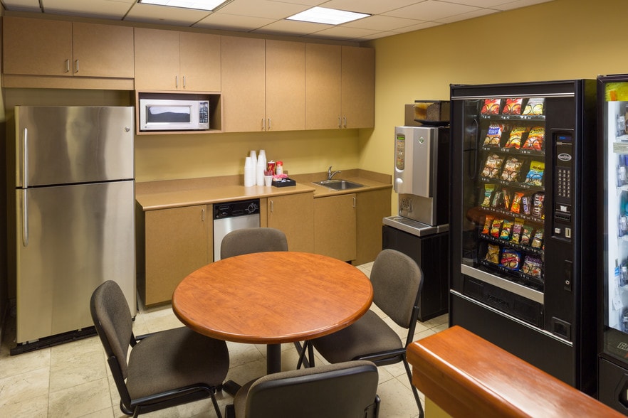 More Photos Of 777 E Tahquitz Canyon Way, Palm Springs Medical For Lease