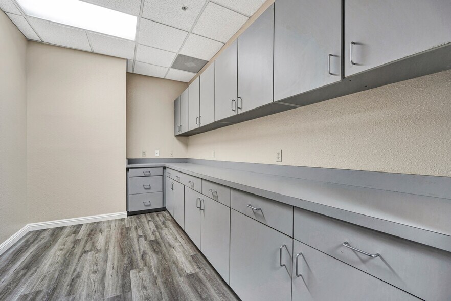 More Photos Of 28 Hammond, Irvine Warehouse For Sale