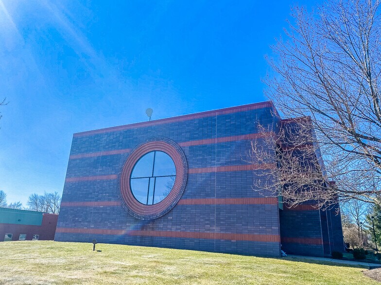 More Photos Of 2171 Sandy Dr, State College Flex For Lease