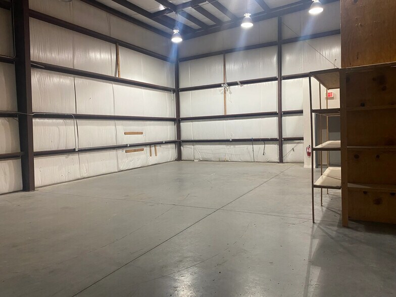 More Photos Of 7065 NW 22nd St, Gainesville Warehouse For Lease