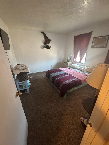 More Photos Of 509 Last Resort Ct, Cumberland Multifamily For Sale