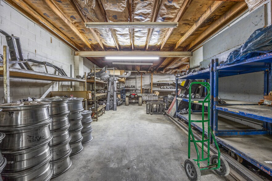 More Photos Of 1021 E Hendron Chapel Rd, Knoxville Manufacturing For Sale