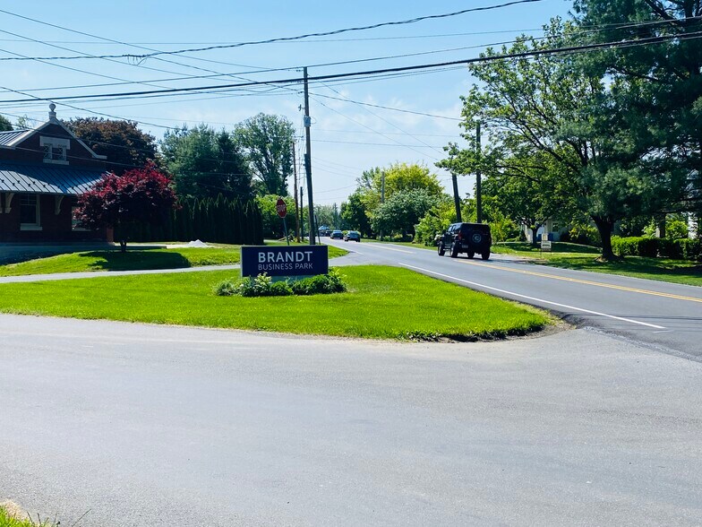 More Photos Of 53 W Brandt Blvd, Salunga Office Residential For Lease