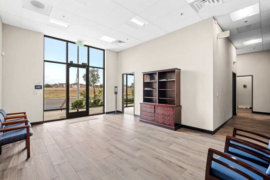 More Photos Of 2247 S Depot St, Santa Maria Office For Sale