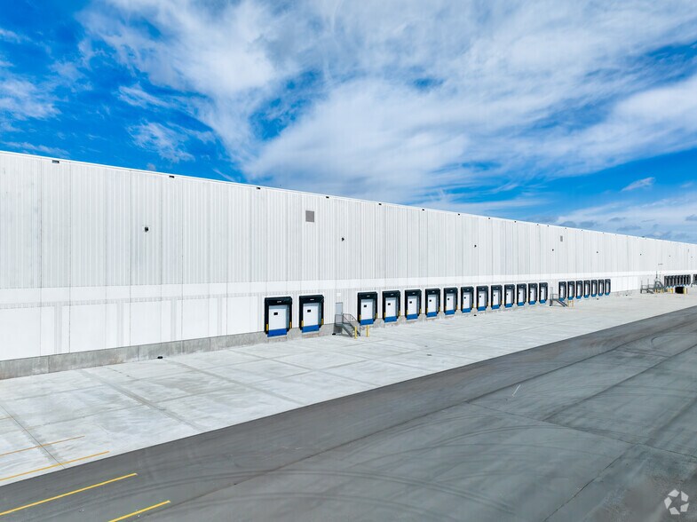 More Photos Of 2750 Peddie Rd, Milton Distribution For Lease