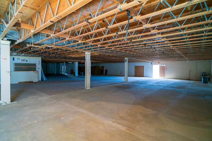 More Photos Of 808-810 S Main St, Las Vegas Flex For Sale