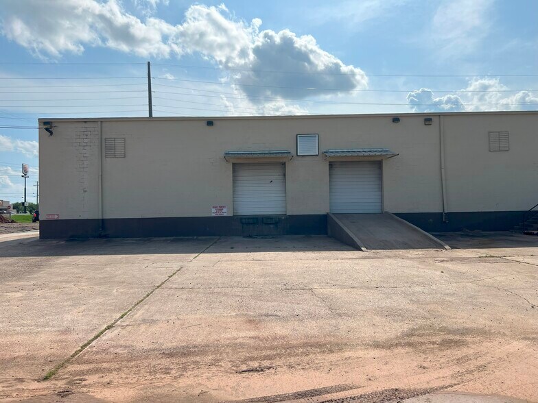 More Photos Of 1814 N Market St, Shreveport Manufacturing For Sale