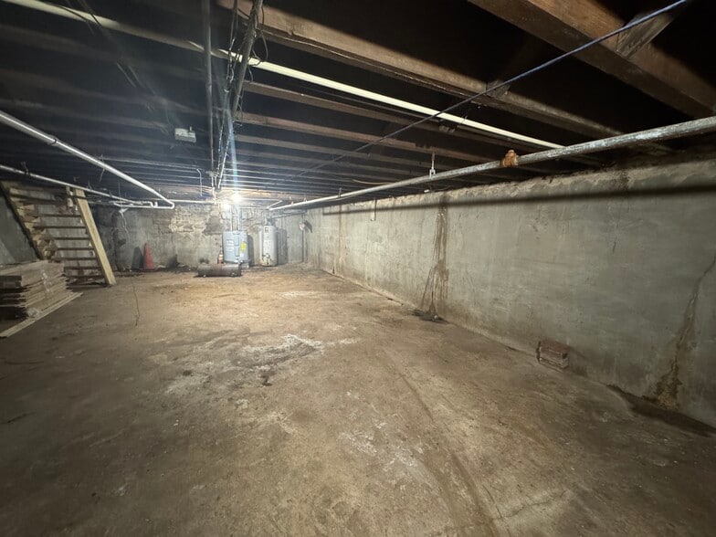 More Photos Of 2449 Shirley Ave, Baltimore Flex For Sale