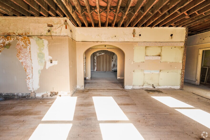 More Photos Of 222 S 3rd St, Ironton Specialty For Sale