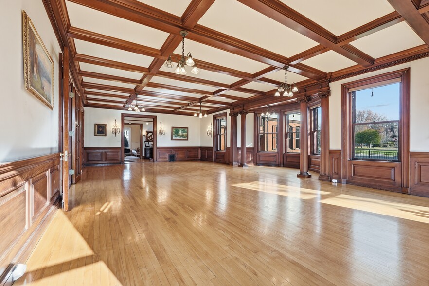 More Photos Of 270 Maple St, Springfield Hospitality For Sale