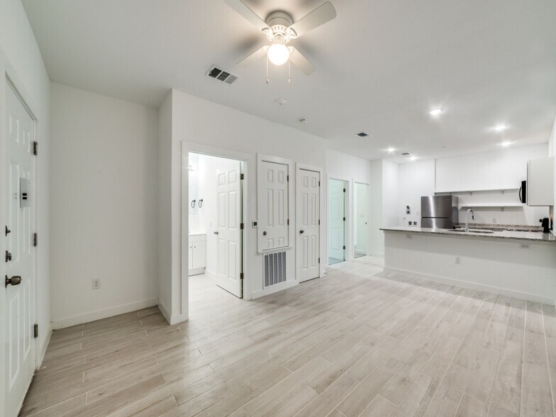 More Photos Of 1501 E Southcross Blvd, San Antonio Apartments For Sale