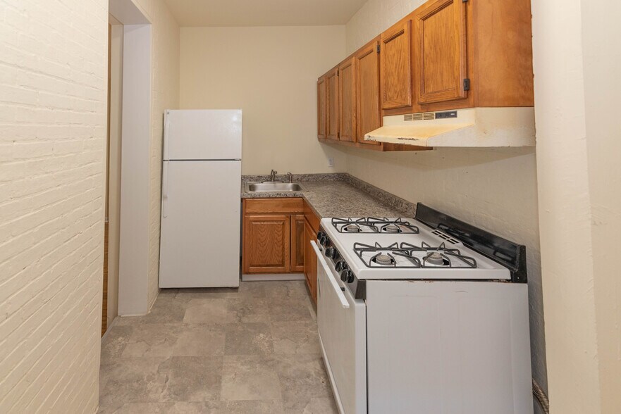 More Photos Of 2100-2102 Maryland Ave, Baltimore Apartments For Sale