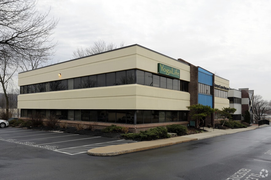 More Photos Of 860 E Swedesford Rd, Wayne Medical For Sale