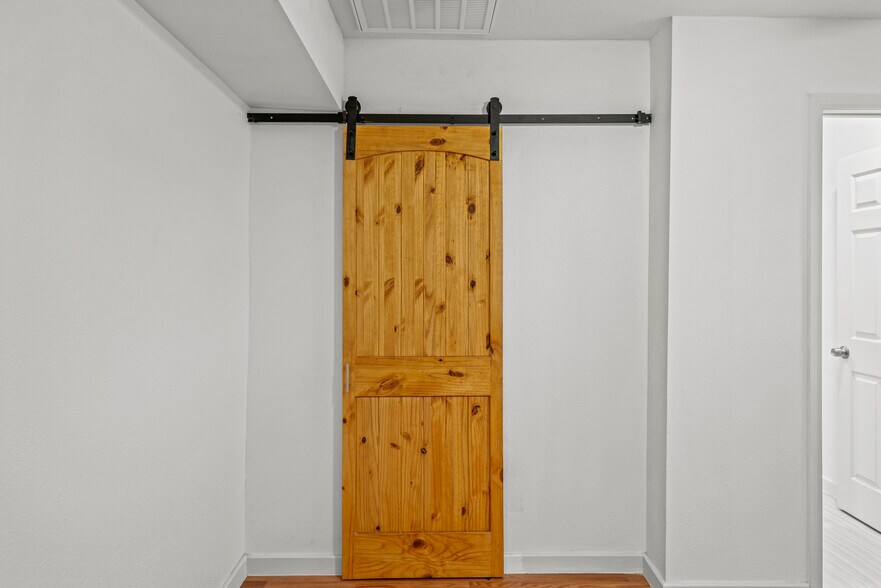 More Photos Of 101 S Allen Genoa Rd, South Houston Apartments For Sale