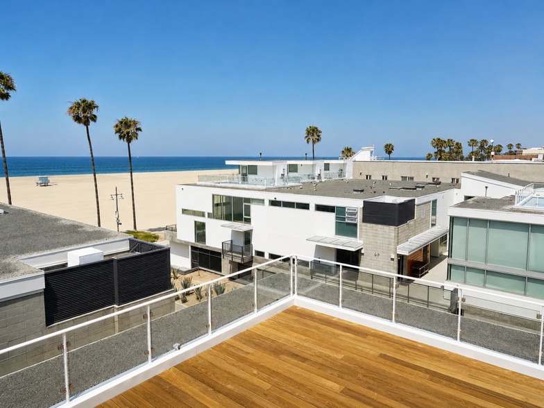 More Photos Of 701 Ocean Front Walk, Venice Unknown For Lease
