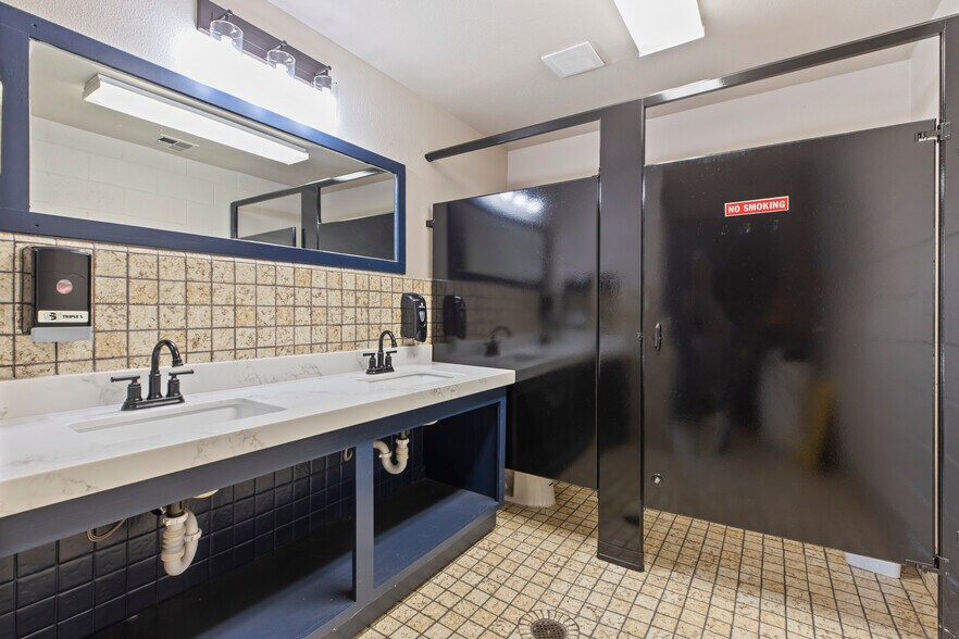 More Photos Of 2125 Wylie Dr, Modesto Office For Sale