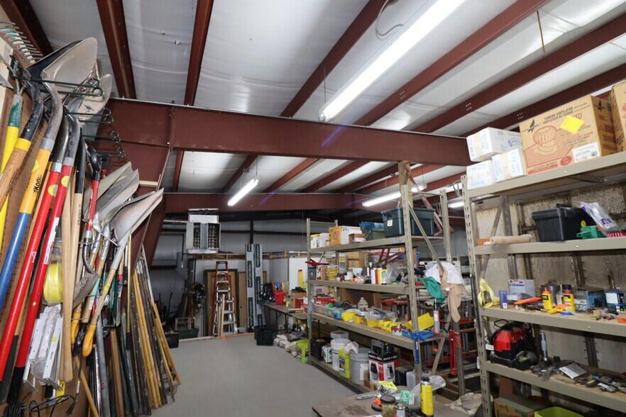 More Photos Of 1301 Sum Rd rd, Ashland Flex For Sale