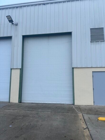 More Photos Of 161 Commerce Rd, Boynton Beach Warehouse For Sale