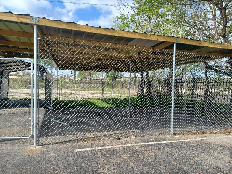 More Photos Of 3225 S Jupiter Rd, Garland Auto Repair For Lease