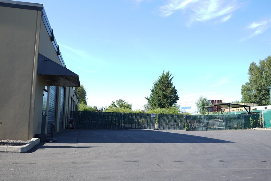 More Photos Of 8602-8612 S 222nd St, Kent Unknown For Lease