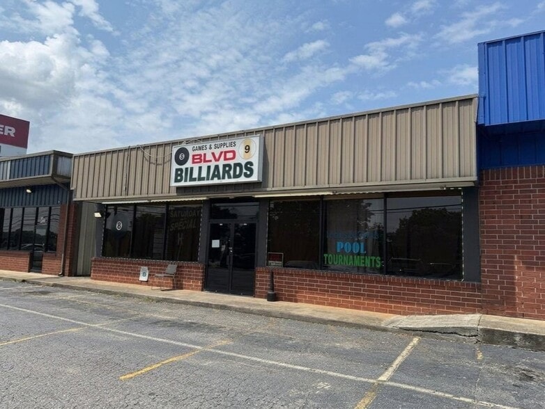 Primary Photo Of 10147 Tara Blvd, Jonesboro Freestanding For Lease