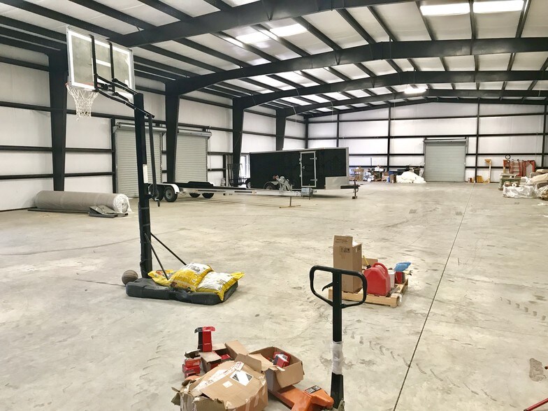 More Photos Of 230 Industrial Park Rd, Baldwin Warehouse For Lease