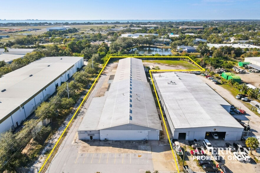 More Photos Of 1227-1231 Hardin Ave, Sarasota Warehouse For Sale