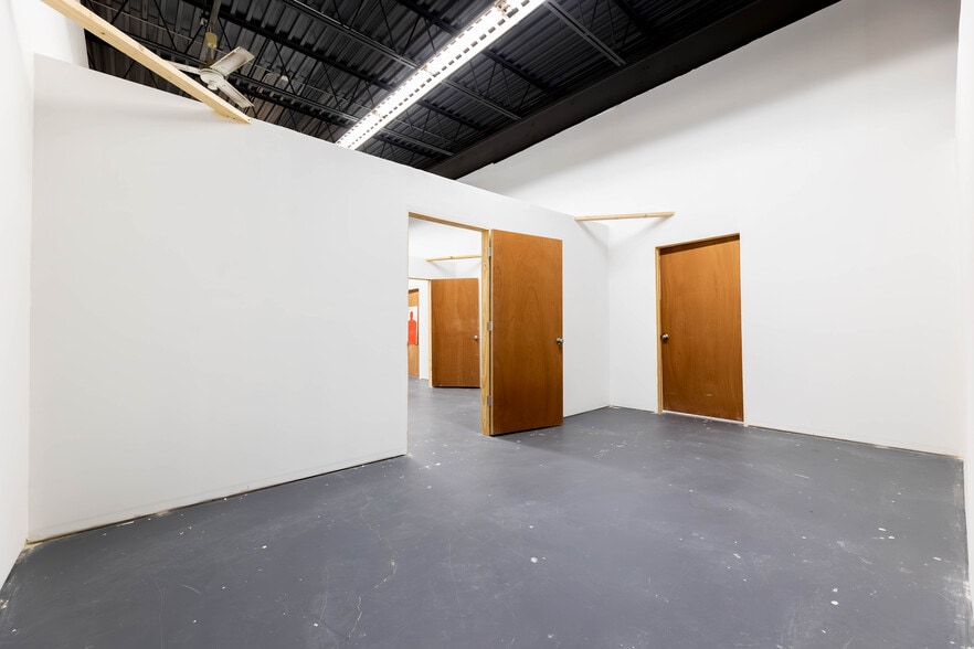More Photos Of 17143 Westview Ave, Thornton Industrial For Sale