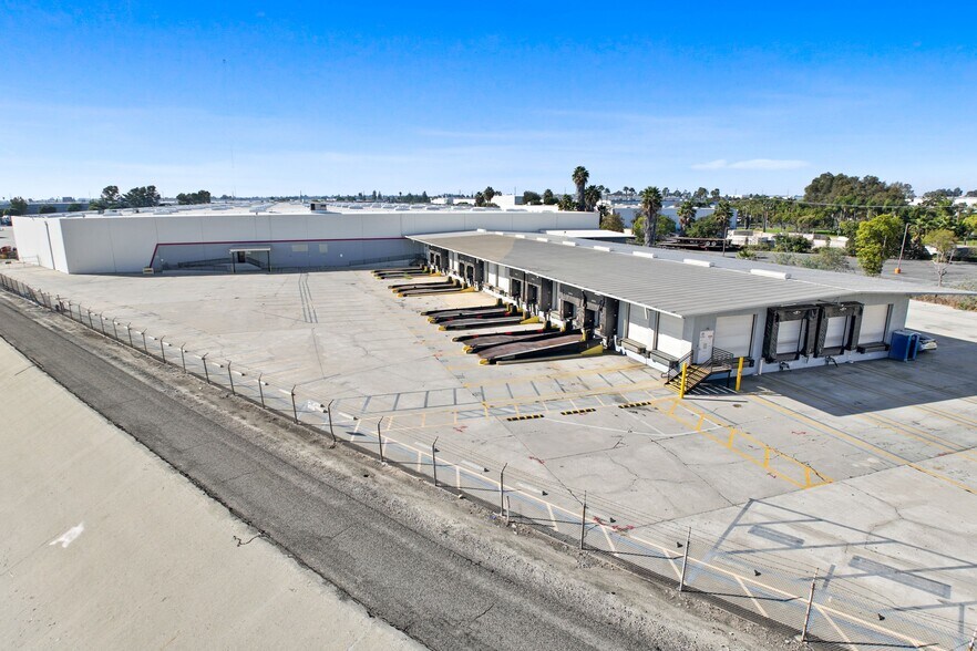 More Photos Of 5650 Dolly Ave, Buena Park Distribution For Lease