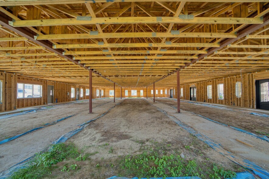 More Photos Of 3535 N Fourth St, Longview Office For Sale