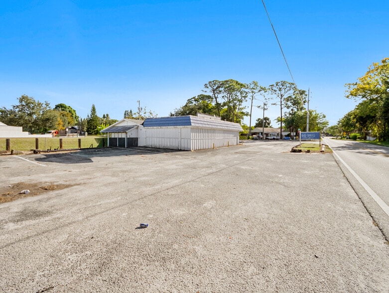 More Photos Of 1310 S Tropical Trl, Merritt Island General Retail For Sale