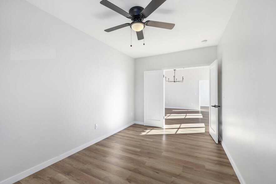 More Photos Of 1827 E 4th St, Long Beach Apartments For Sale