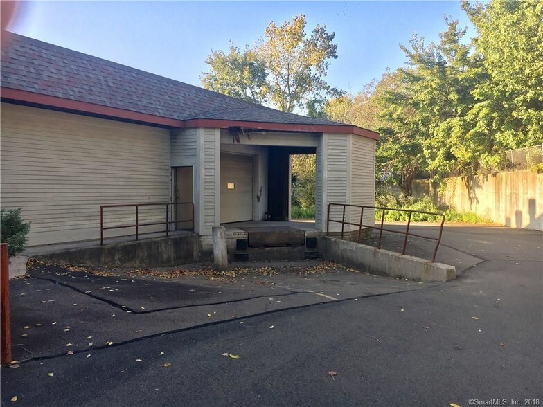 More Photos Of 312 E Main St, Branford Freestanding For Lease